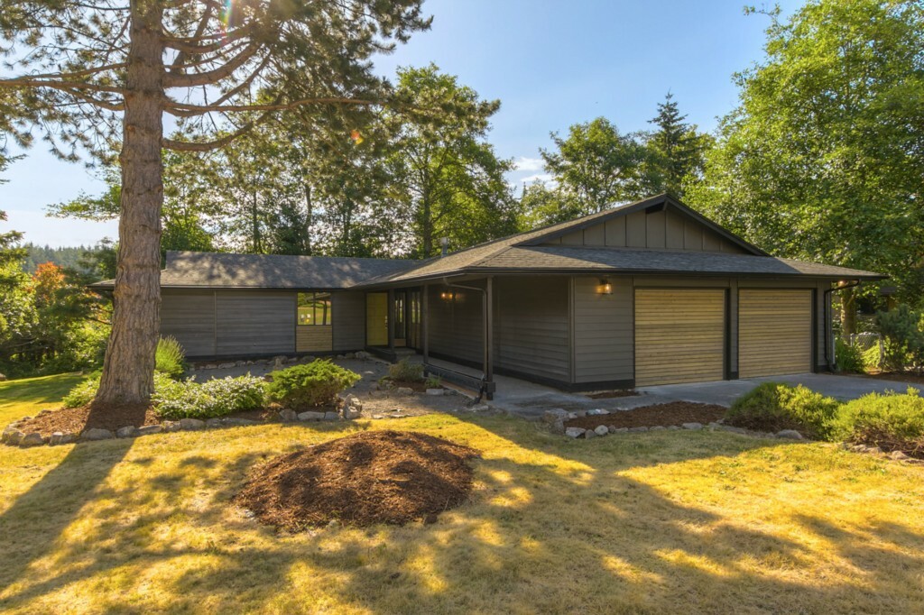 Property Photo:  501 Cypress Rd  WA 98225 