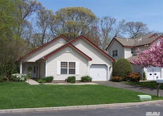 Property Photo: 7 Turnberry Court NY 11953