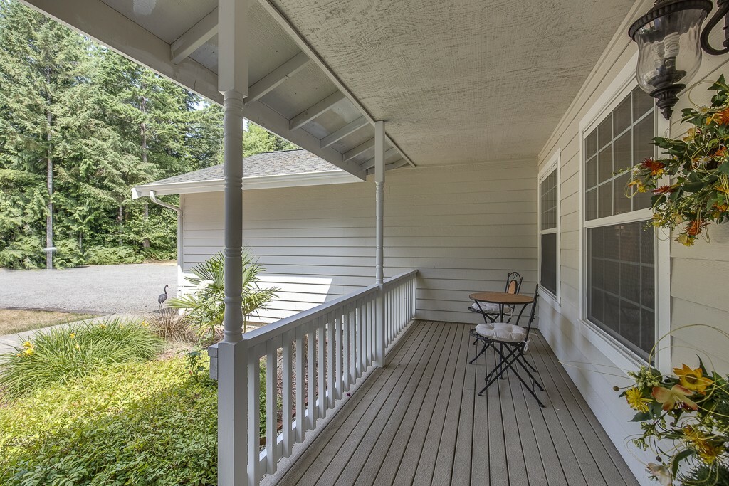 Property Photo: 13195 Glenwood Rd SW WA 98367