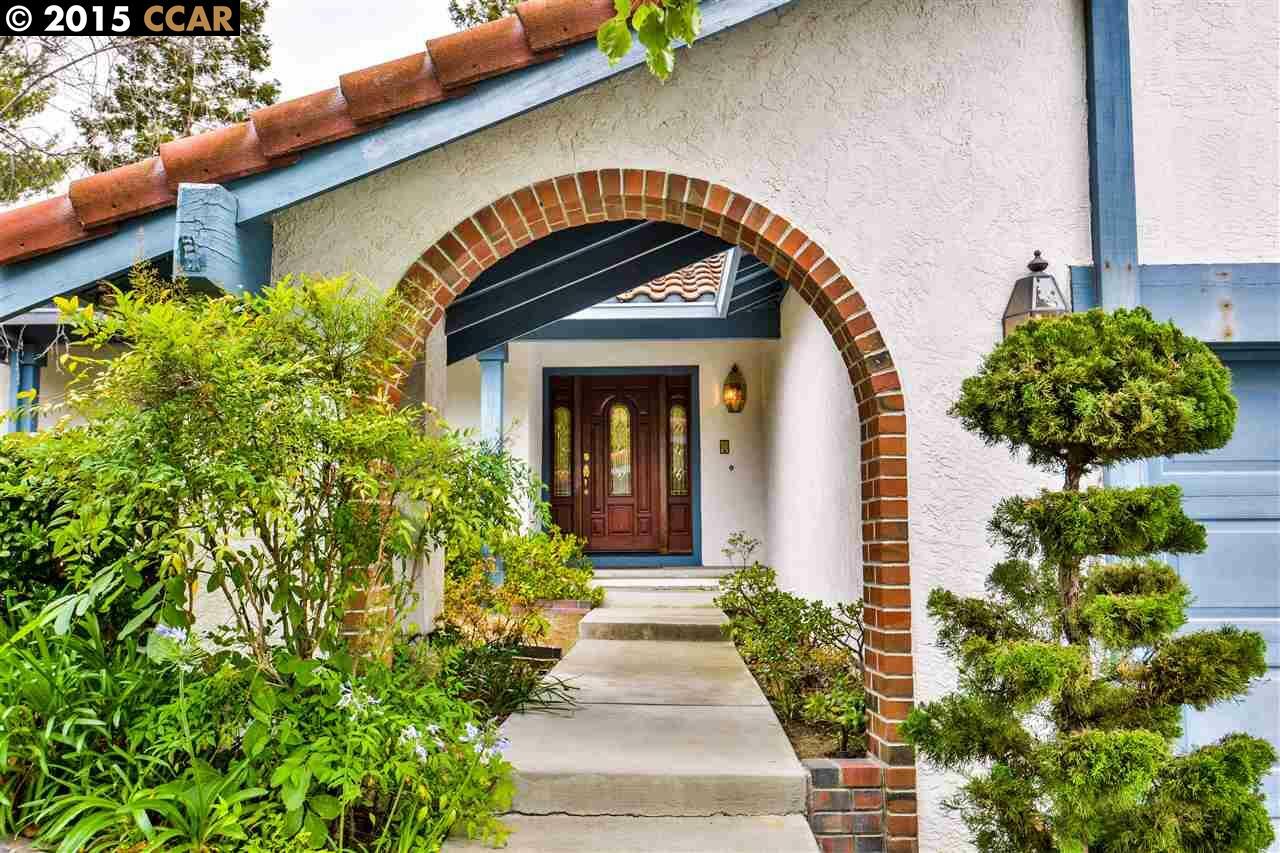 Property Photo: 2818 Rockridge Dr CA 94523