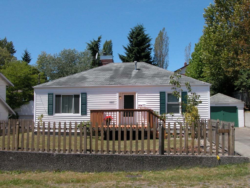 Property Photo:  1117 Evans Ave W  WA 98312 