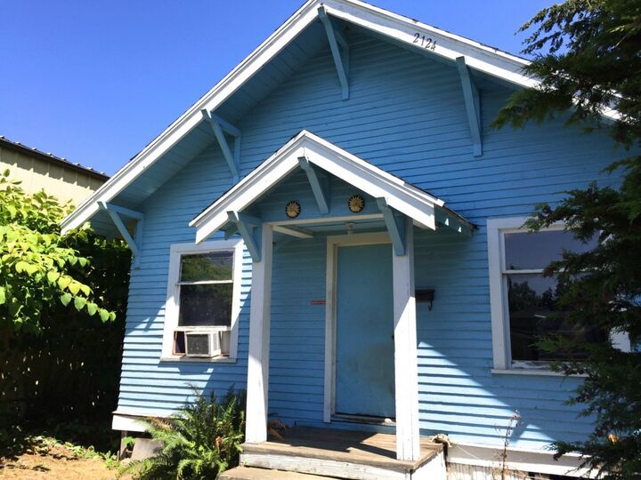 2124 King St  Bellingham WA 98225 photo