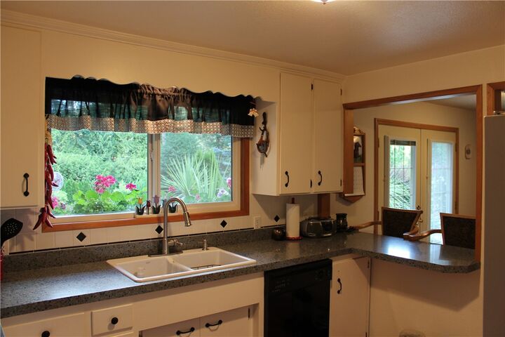 Property Photo:  18331 W Lake Desire Dr SE  WA 98058 