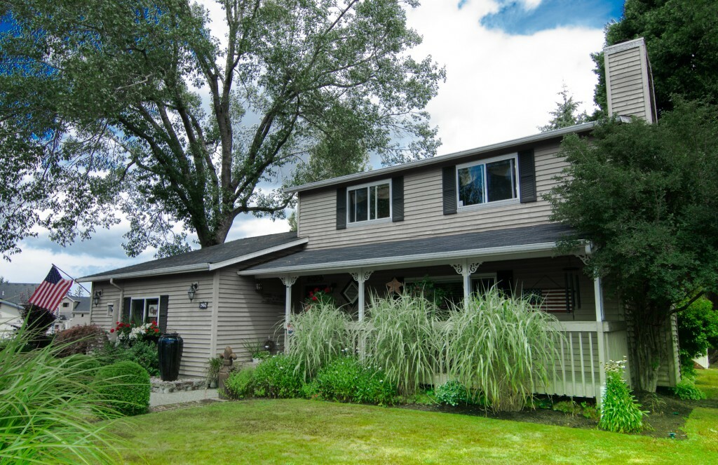 Property Photo: 621 Logan Rd WA 98036