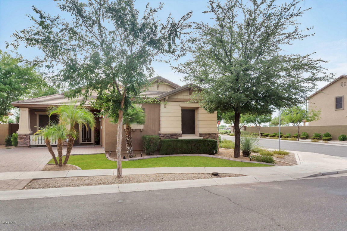 Property Photo:  1811 S Starling Drive  AZ 85295 