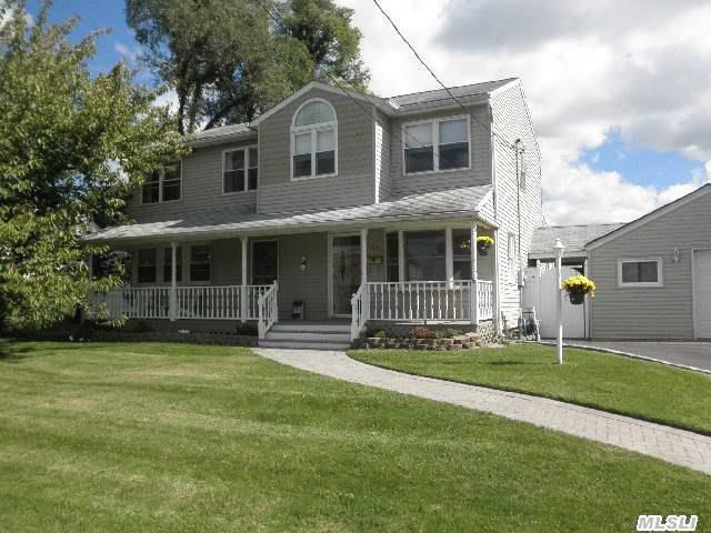 555 Keith Lane  West Islip NY 11795 photo