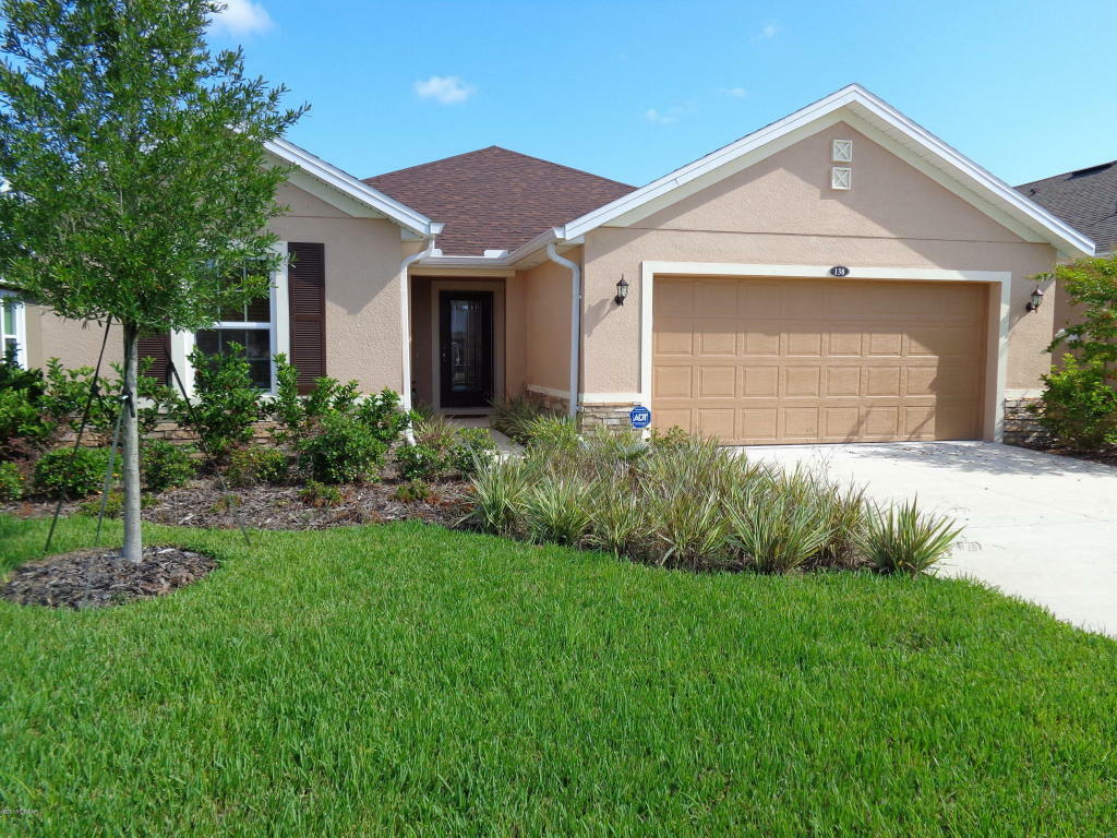 Property Photo: 138 Gleneagle Grande Drive FL 32124