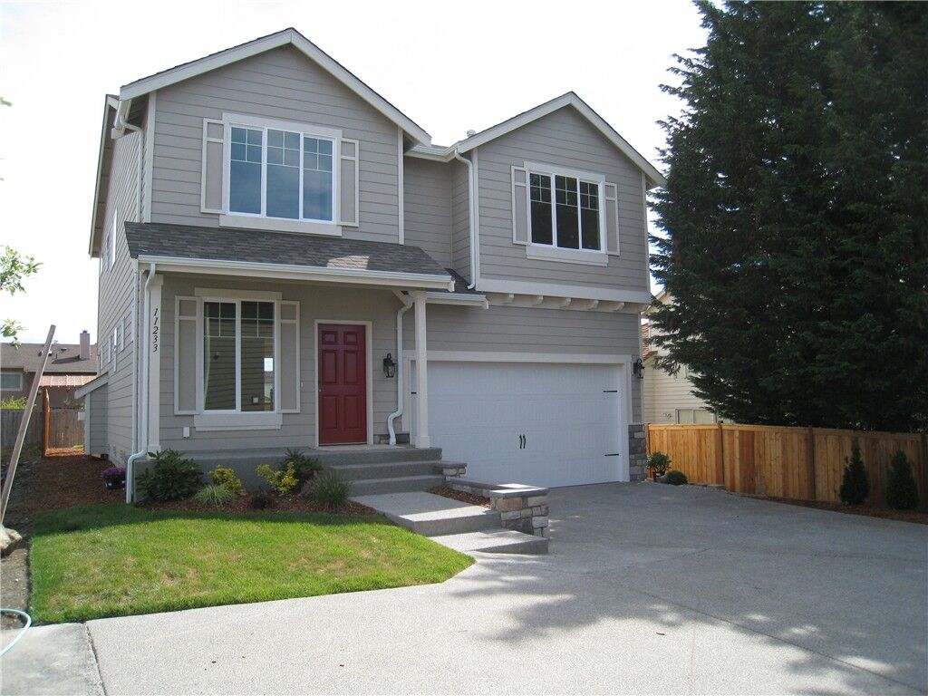 Property Photo:  11233 SE 214th Ct  WA 98031 