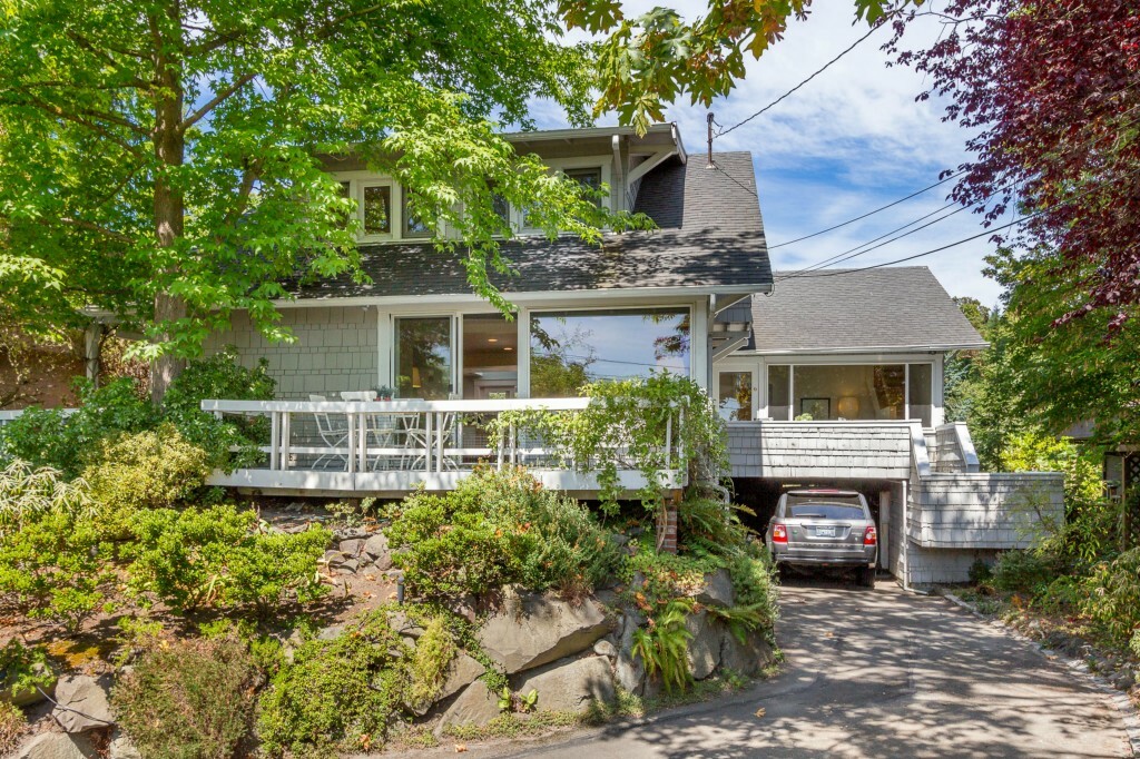 Property Photo: 3434 E Superior St WA 98122