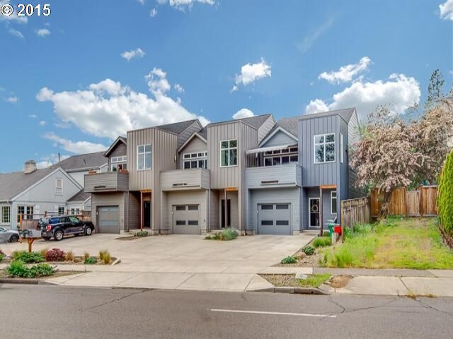 Property Photo:  2330 Willamette St  OR 97405 