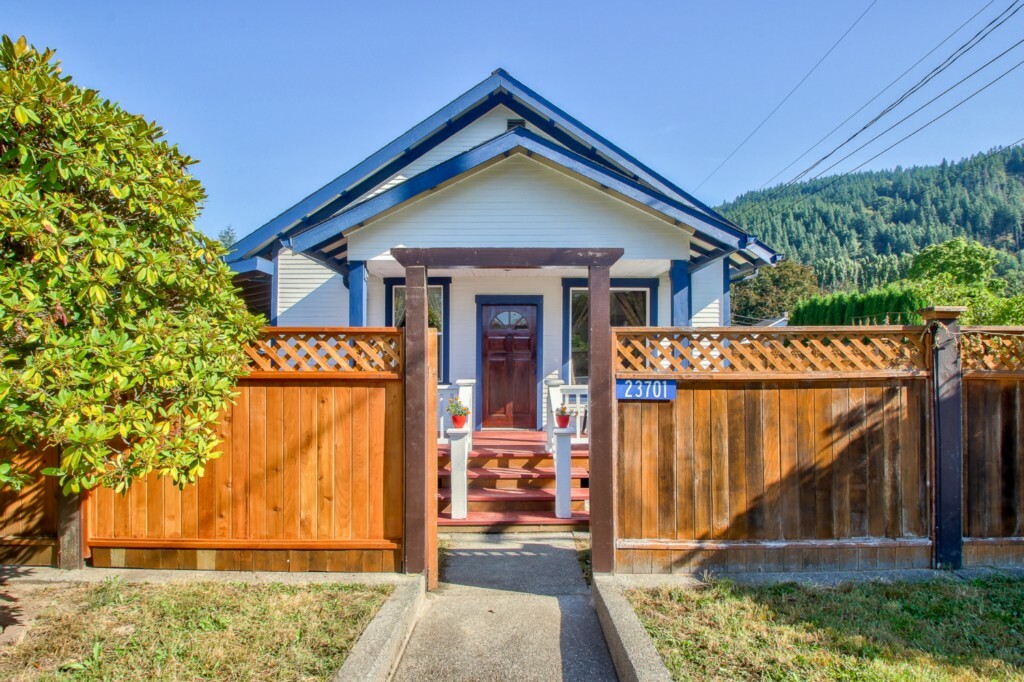 Property Photo: 23701 Lake Dr WA 98273