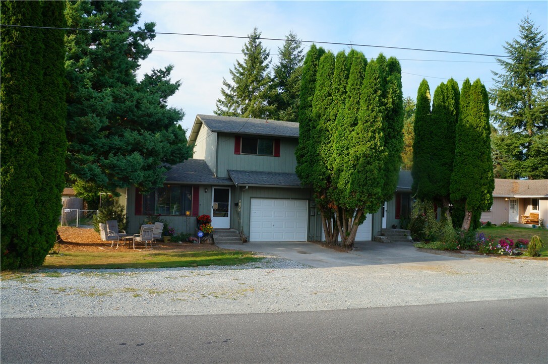 Property Photo:  816 John Liner Rd  WA 98284 