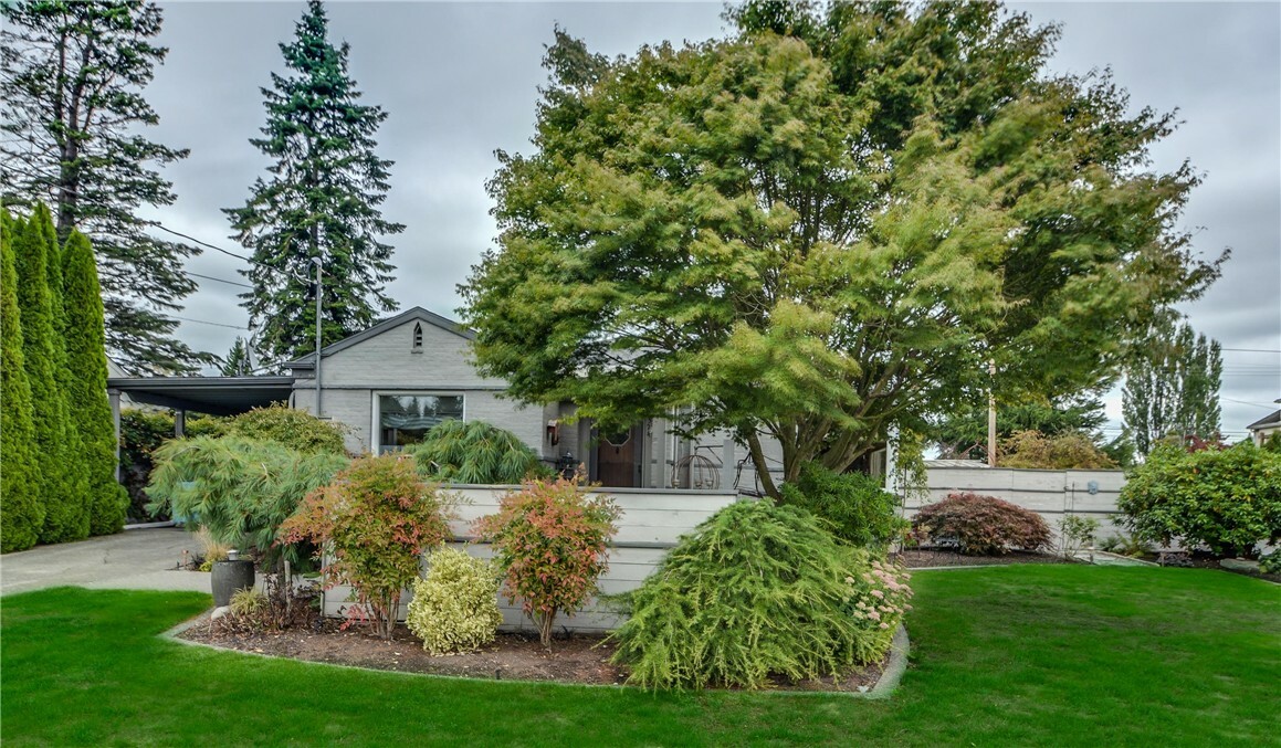 Property Photo: 1324 S 12th St WA 98274
