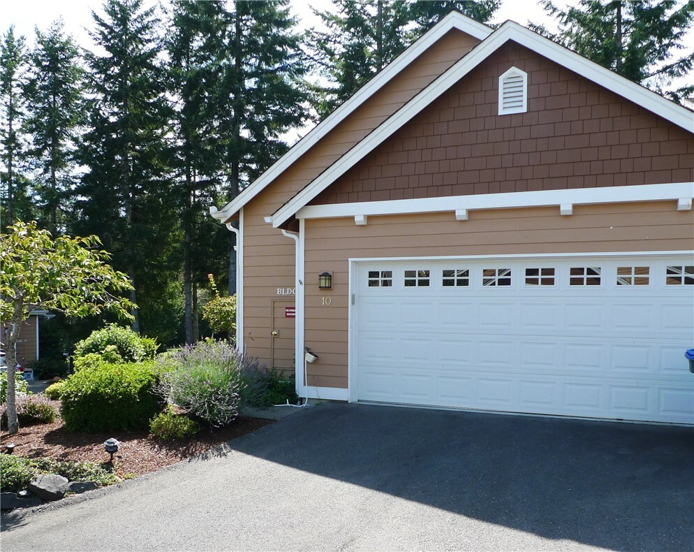 Property Photo:  321 E Soderberg Rd 10  WA 98524 