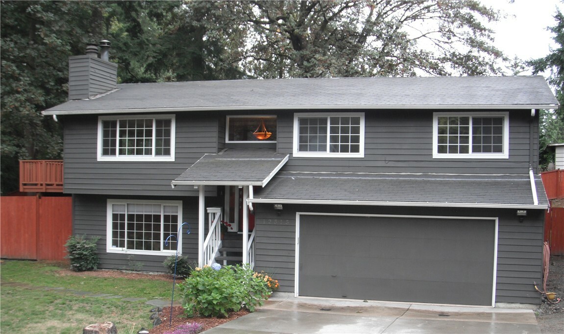 Property Photo: 12515 NE 140th St WA 98034