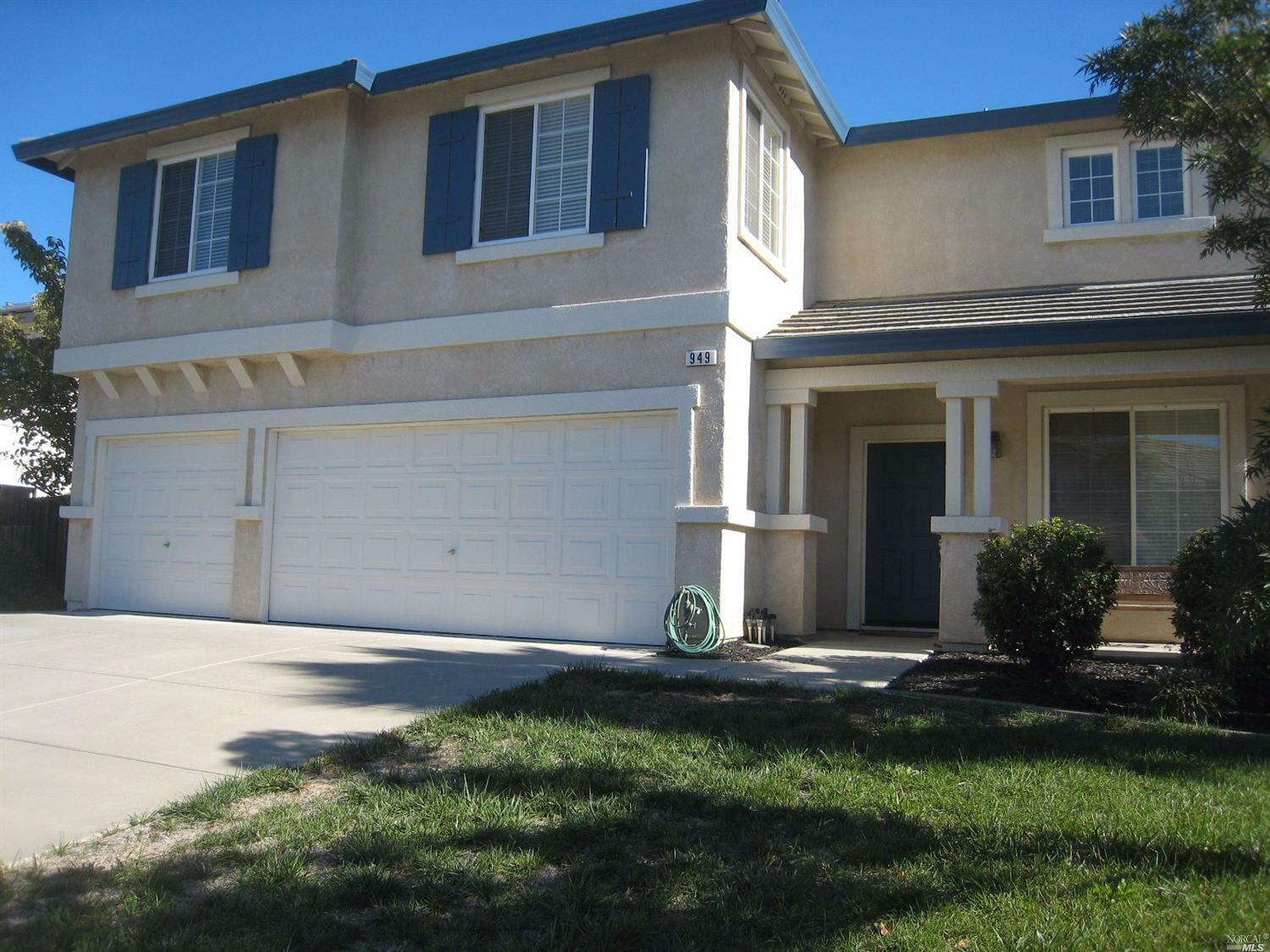 Property Photo:  949 Fallsgrove Way  CA 95687 