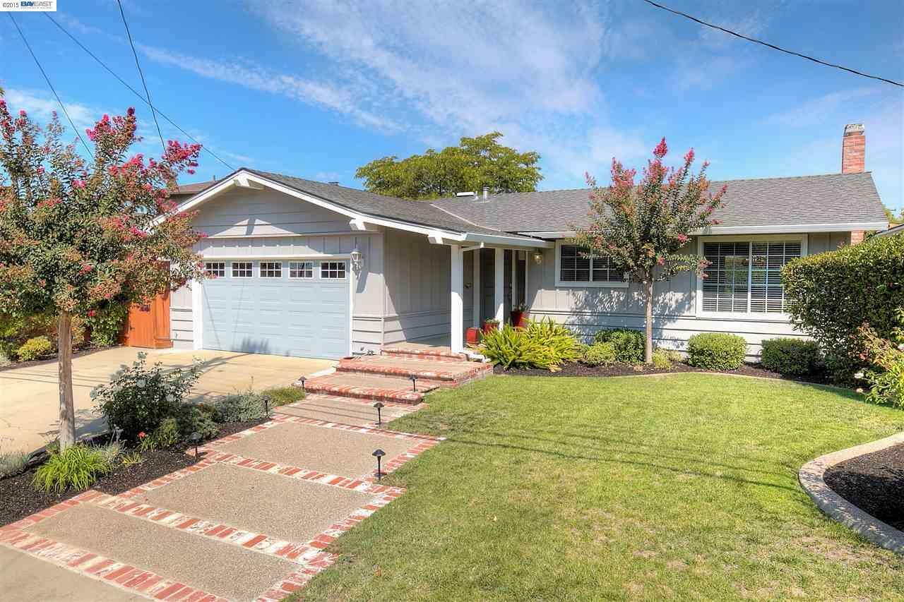 Property Photo:  882 Elaine Avenue  CA 94550 