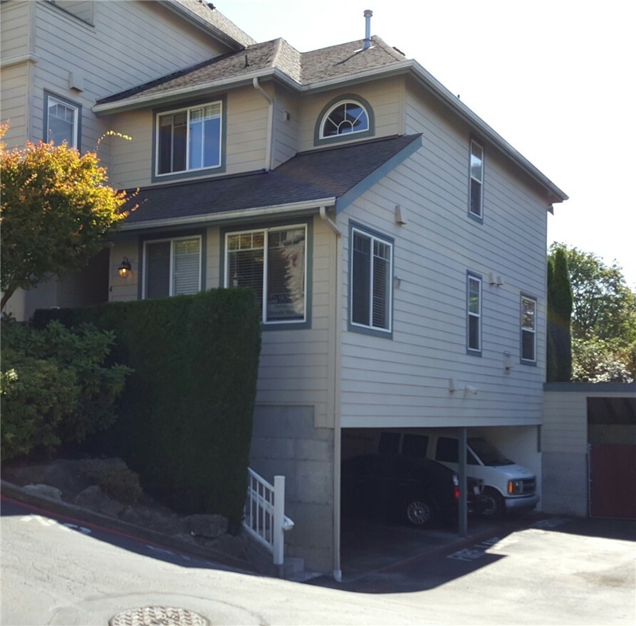 Property Photo:  821 Sunset Blvd NE B-4  WA 98056 