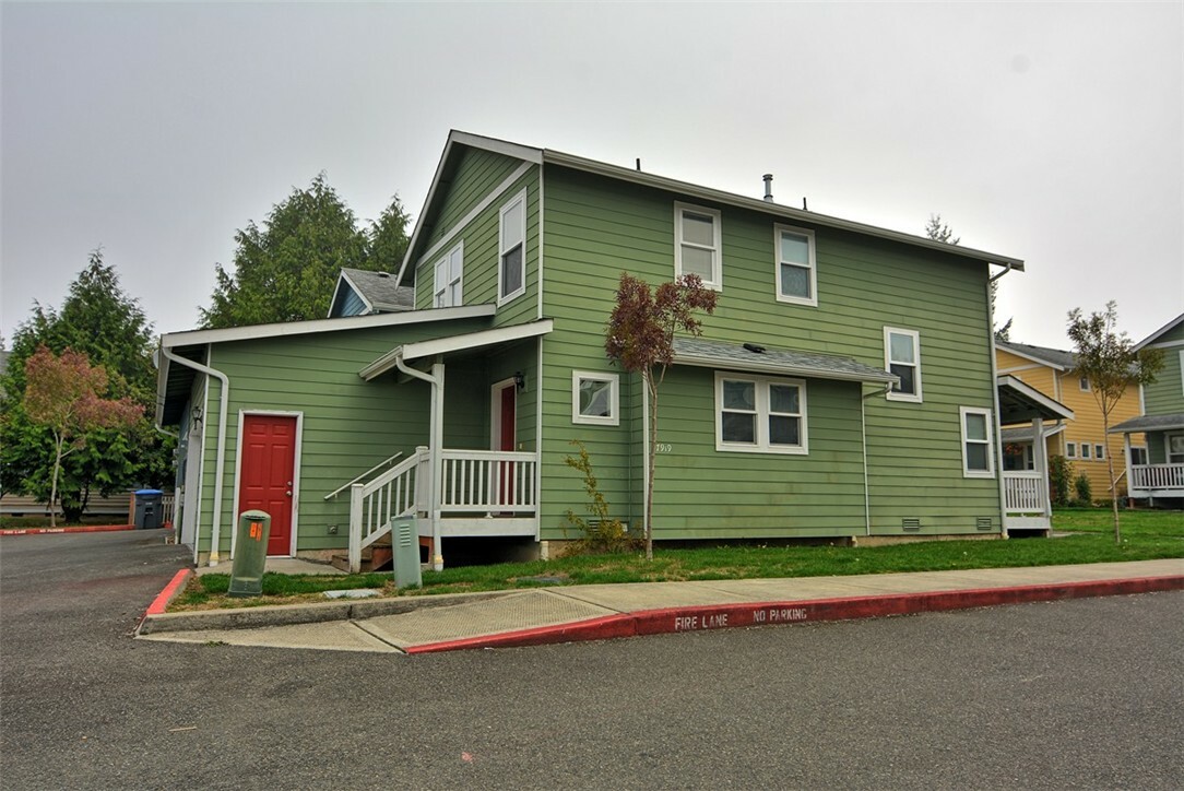 Property Photo:  7919 Port Susan Place 4  WA 98292 