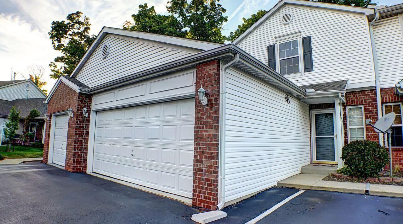 Property Photo: 3034 Ravine Pointe Drive OH 43231