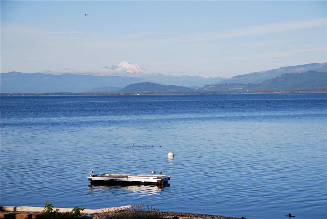 Property Photo: 314 Shore Dr WA 98282