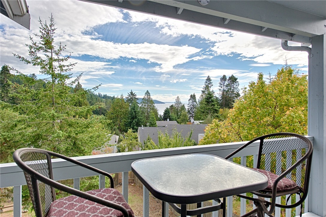 Property Photo: 4509 Queen Ann Wy WA 98221