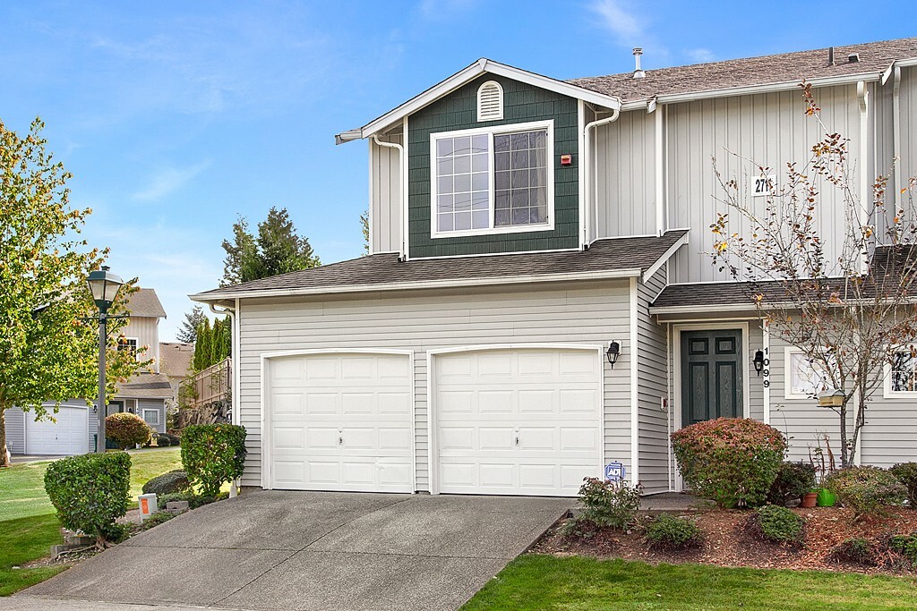 Property Photo:  2711 SE 10th St 1099  WA 98058 