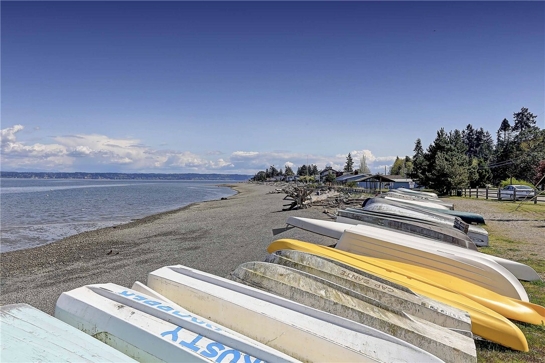 Property Photo: 1473 Crestview Dr WA 98282