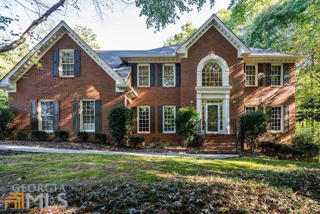 Property Photo:  560 Tadfield Trace  GA 30022