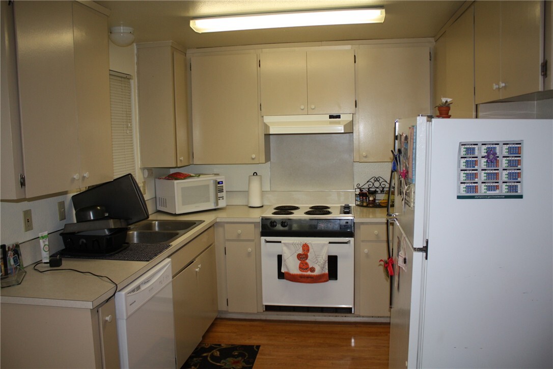 Property Photo:  1322 Central St NE  WA 98501 