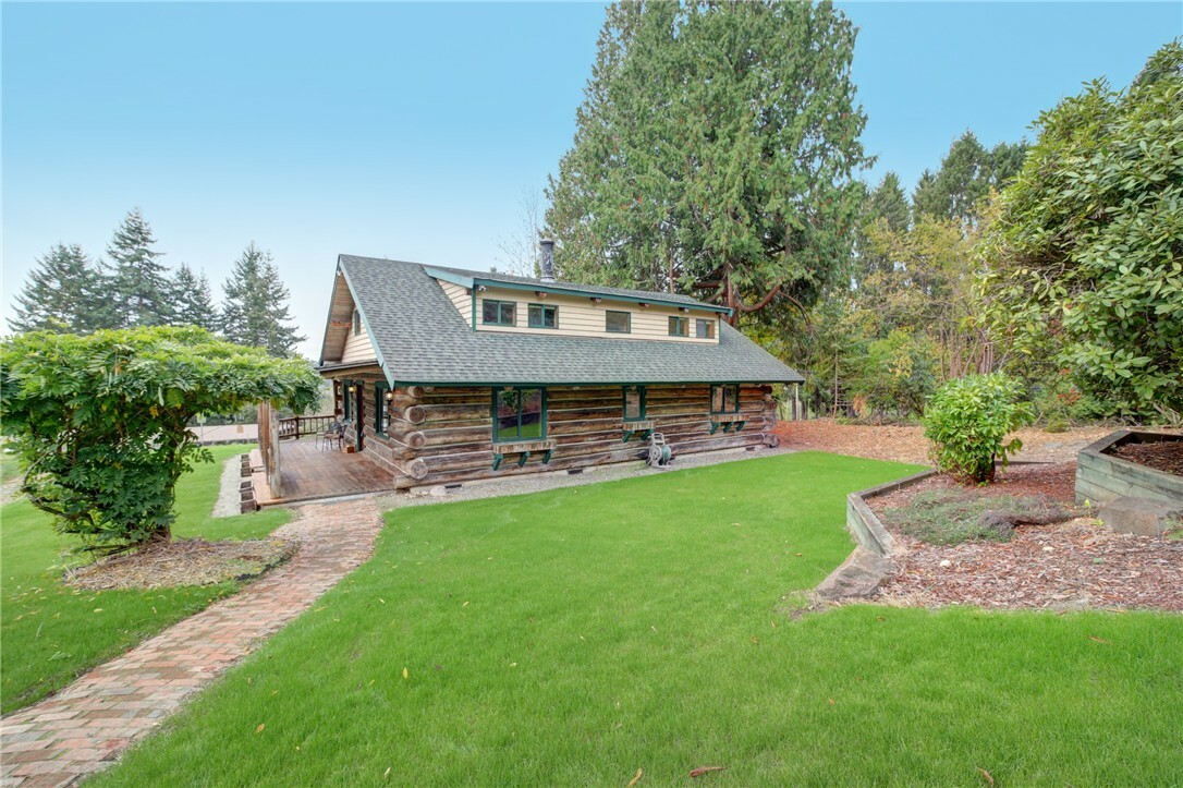 Property Photo:  10907 Valley View Rd  WA 98011 