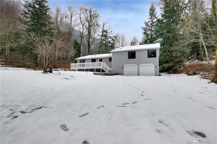 Property Photo:  37628 E Lake Walker Dr SE  WA 98022 
