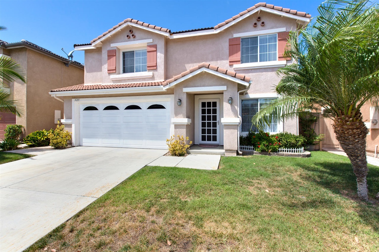 Property Photo:  325 Spring Canyon Way  CA 92057 