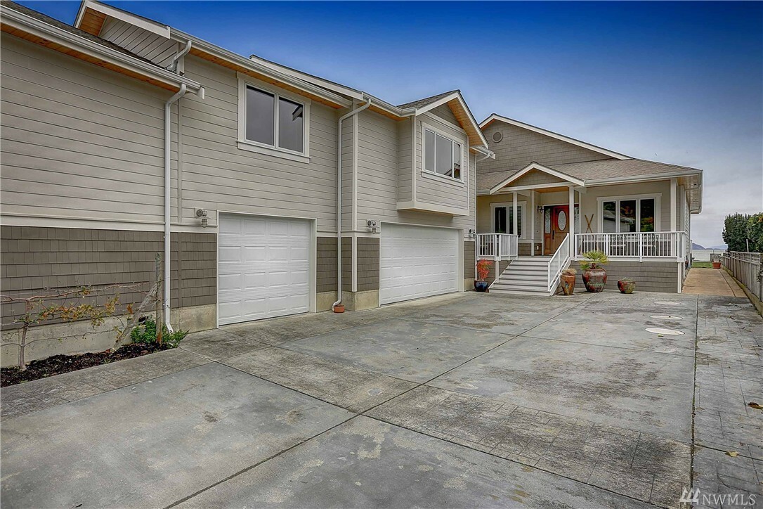 Property Photo:  350 Shore Dr  WA 98282 