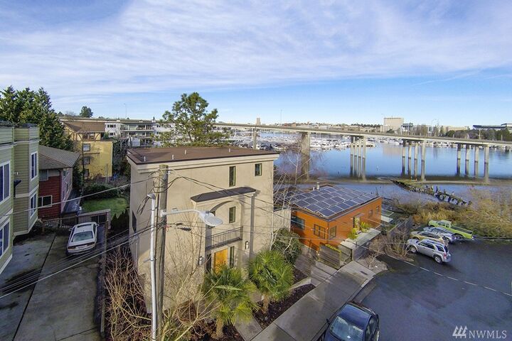 Property Photo: 2509 Everett Avenue E WA 98102