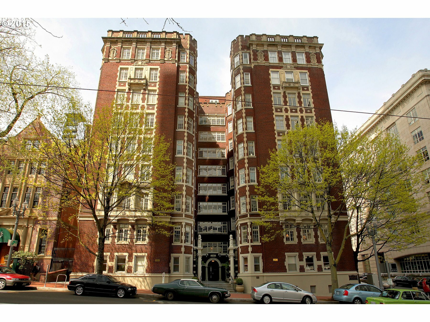 Property Photo:  1209 SW 6th Ave 206  OR 97204 