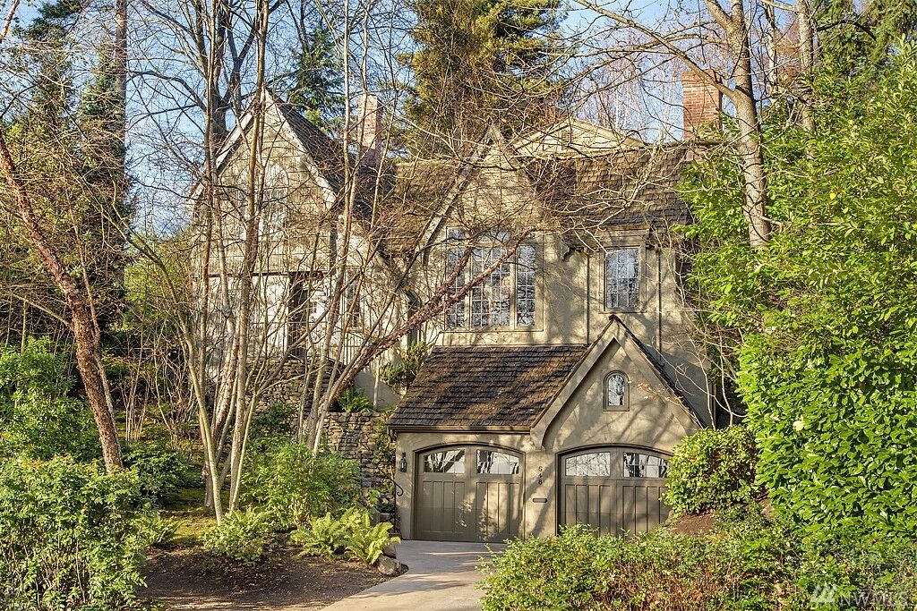 Property Photo:  548 Lake Washington Boulevard E  WA 98112 