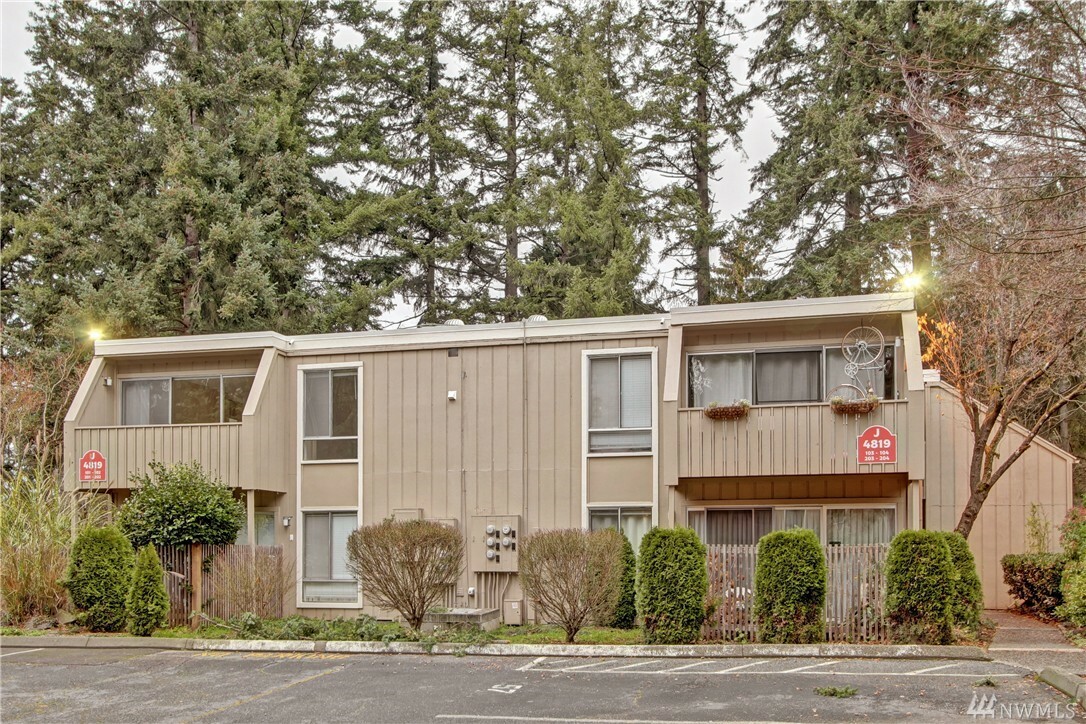 Property Photo:  4819 180th St SW J-202  WA 98037 