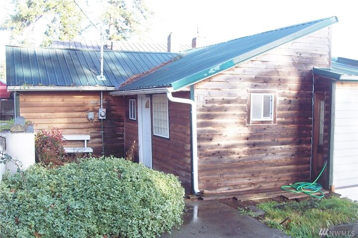 Property Photo: 7419 Hermosa Beach Rd WA 98271