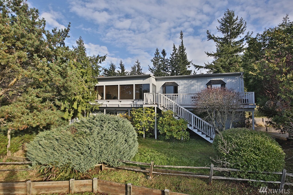 Property Photo: 375 High St WA 98249