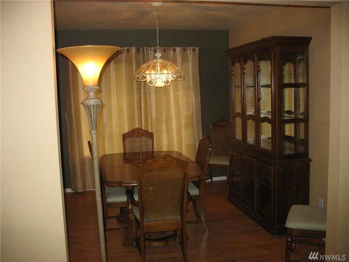 Property Photo: 1924 3rd Ct SE WA 98002