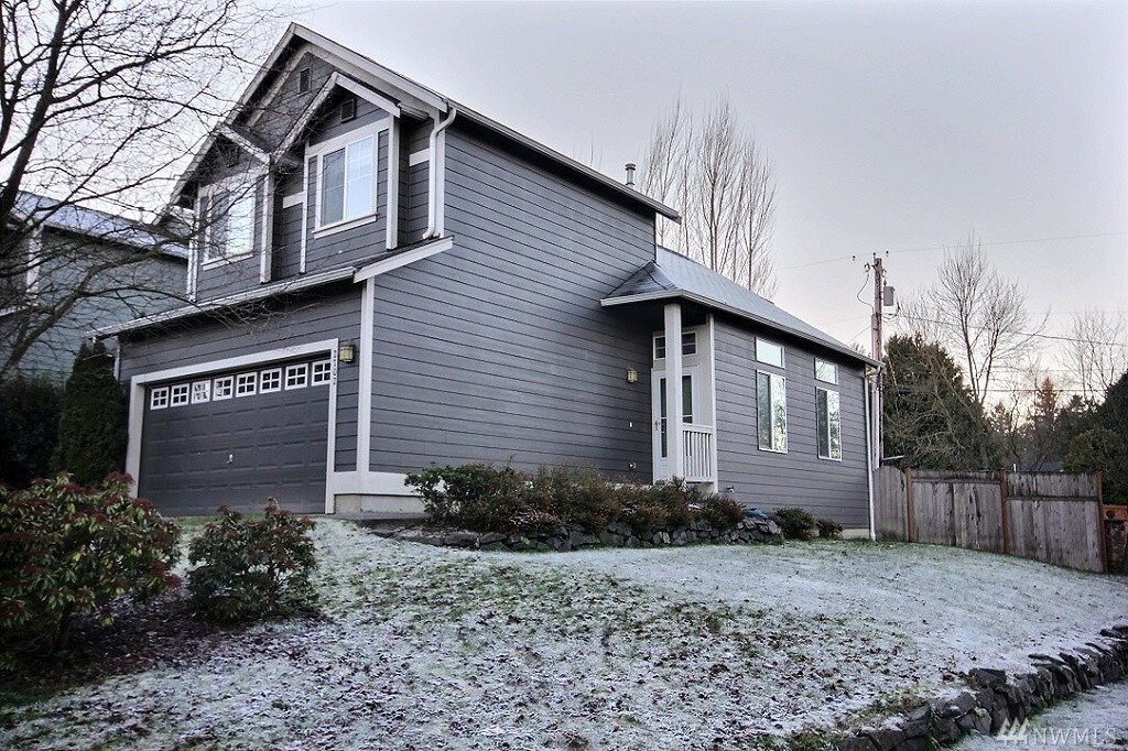 Property Photo:  2702 20th St Pl SW  WA 98373 