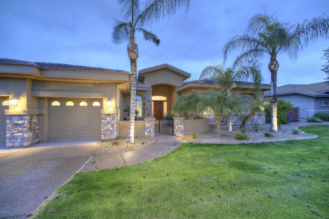 Property Photo:  1714 W Yellowstone Way  AZ 85248 