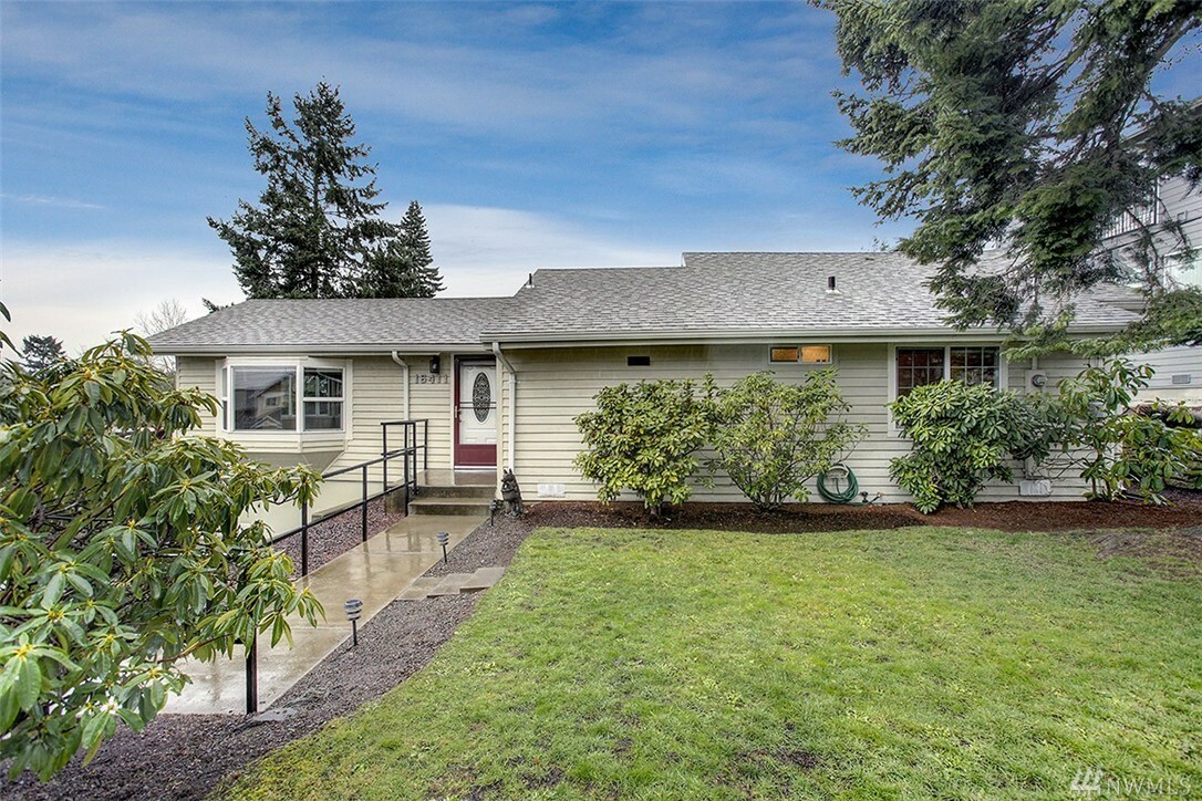 Property Photo:  16411 10th Ave SW  WA 98166 