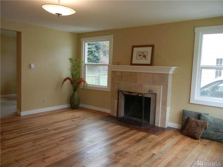 Property Photo:  3531 SE 6th St  WA 98058 