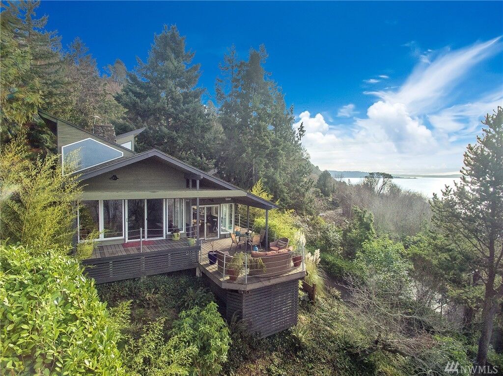 Property Photo:  10214 47th Ave SW  WA 98146 