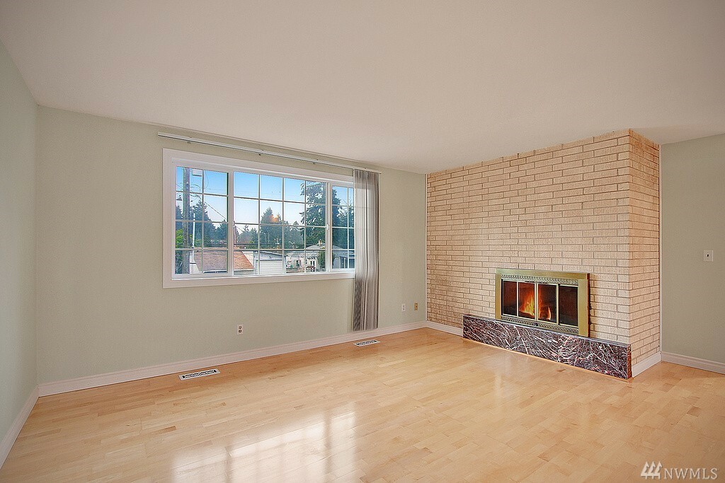 Property Photo:  11856 Occidental Ave S  WA 98168 