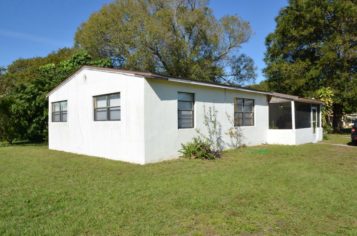 Property Photo:  1402 Zephyr Avenue  FL 34982 