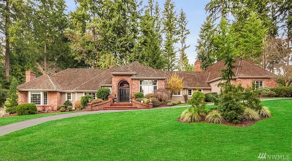 Property Photo: 2835 134th Ave NE WA 98005
