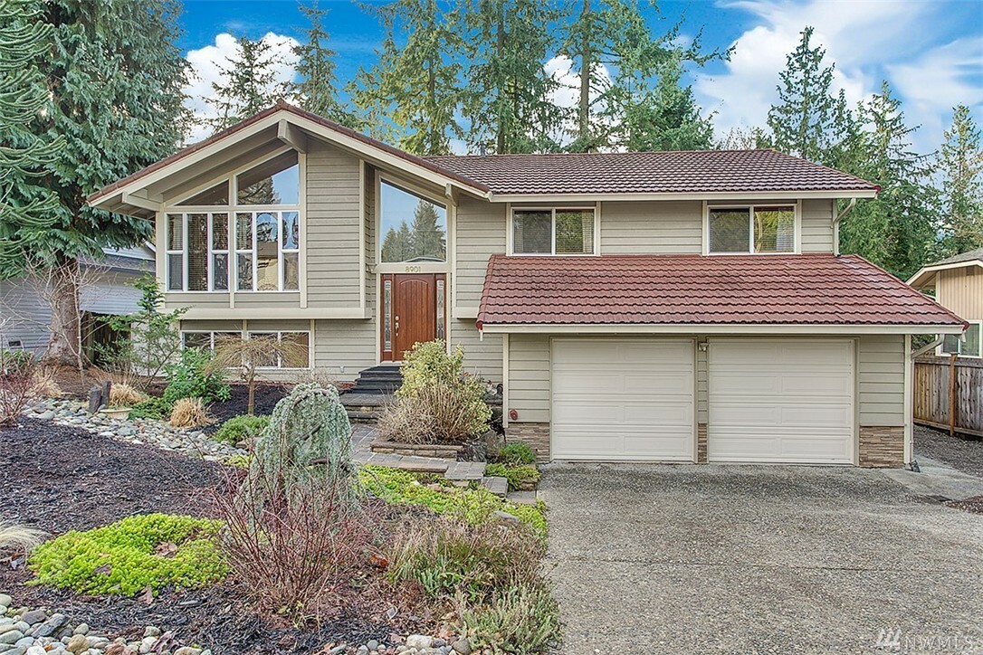 Property Photo:  8901 NE 144th St  WA 98034 